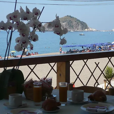 Zi Bak 3* Barano dʼIschia